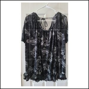 Black, white and gray floral plus size blouse. 3x